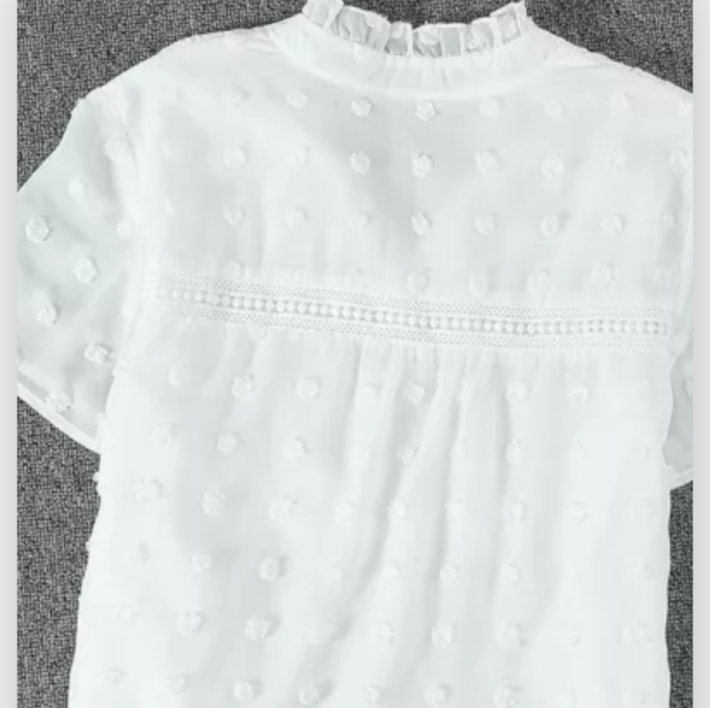 🔥🎉HP🎉 New Swiss dot flowy top. - Picture 3 of 13